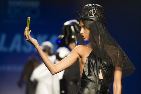 Alaska Fashion Show auf der Mercedes-Benz Fashion Week Madrid Spring/Summer 2020