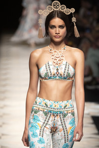 Dolores Cortes Fashion Show auf der Mercedes-Benz Fashion Week Madrid Spring/Summer 2020