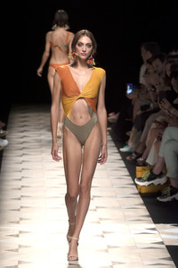 Dolores Cortes Fashion Show auf der Mercedes-Benz Fashion Week Madrid Spring/Summer 2020