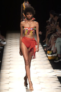 Dolores Cortes Fashion Show auf der Mercedes-Benz Fashion Week Madrid Spring/Summer 2020