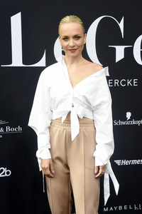 LeGer by Lena Gercke Fashion Show auf der About You Fashion Week in Berlin