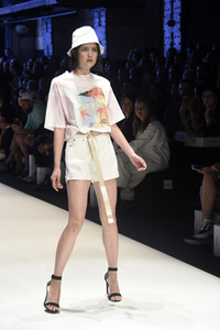 LeGer by Lena Gercke Fashion Show auf der About You Fashion Week in Berlin