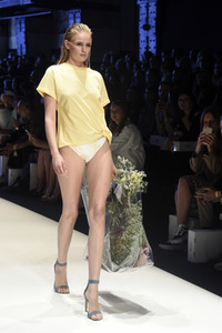 LeGer by Lena Gercke Fashion Show auf der About You Fashion Week in Berlin