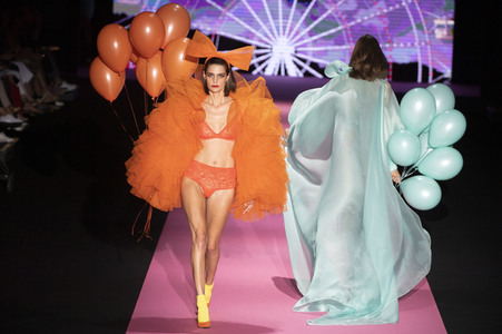 Andres Sarda Fashion Show auf der Mercedes-Benz Fashion Week Madrid Spring/Summer 2020