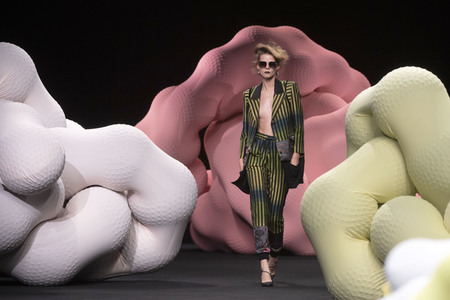 Ana Locking Fashion Show auf der Mercedes-Benz Fashion Week Madrid Spring/Summer 2020