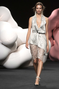 Ana Locking Fashion Show auf der Mercedes-Benz Fashion Week Madrid Spring/Summer 2020