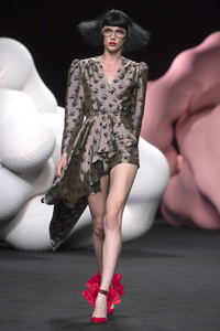 Ana Locking Fashion Show auf der Mercedes-Benz Fashion Week Madrid Spring/Summer 2020