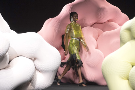 Ana Locking Fashion Show auf der Mercedes-Benz Fashion Week Madrid Spring/Summer 2020