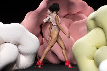 Ana Locking Fashion Show auf der Mercedes-Benz Fashion Week Madrid Spring/Summer 2020