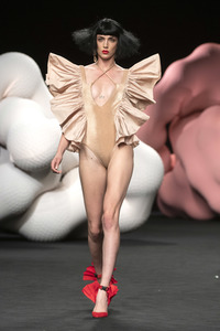 Ana Locking Fashion Show auf der Mercedes-Benz Fashion Week Madrid Spring/Summer 2020