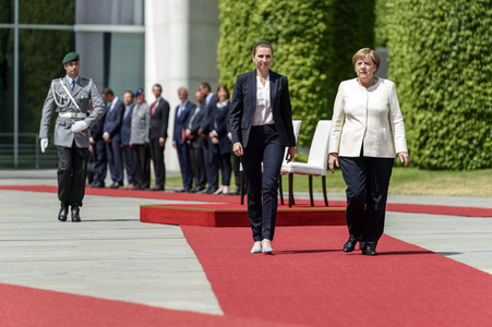 Angela Merkel empfängt Mette Frederiksen in Berlin