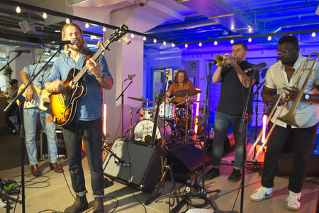 Showcase von The Teskey Brothers in Berlin