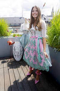 Präsentation der Catherine Hummels by Angermaier Trachten in München