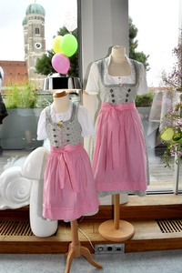 Präsentation der Catherine Hummels by Angermaier Trachten in München