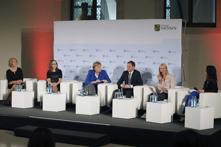 Angela Merkel beim Frauennetzwerktreffen in Dresden