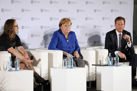 Angela Merkel beim Frauennetzwerktreffen in Dresden