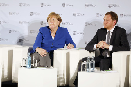 Angela Merkel beim Frauennetzwerktreffen in Dresden