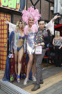 Eröffnung der Porno Karaoke Bar in Hamburg