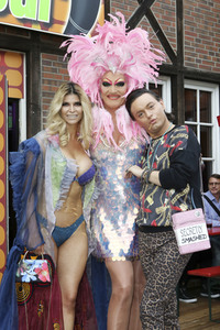 Eröffnung der Porno Karaoke Bar in Hamburg