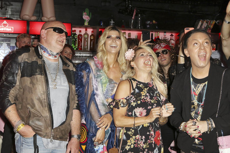 Eröffnung der Porno Karaoke Bar in Hamburg