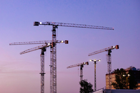 Symbolfoto Baukräne