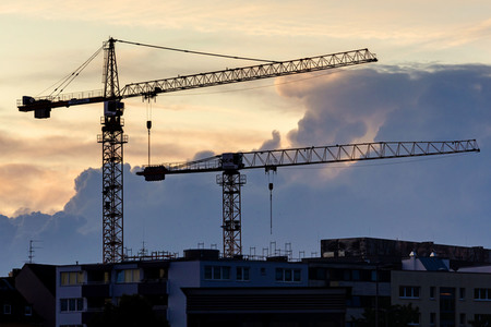 Symbolfoto Baukräne