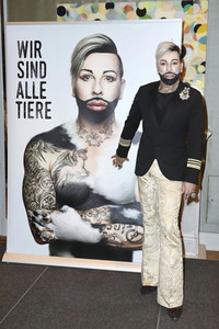 PETA-Kampagne mit Harald Glööckler in Hamburg