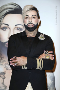 PETA-Kampagne mit Harald Glööckler in Hamburg