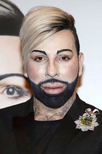 PETA-Kampagne mit Harald Glööckler in Hamburg