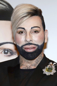 PETA-Kampagne mit Harald Glööckler in Hamburg