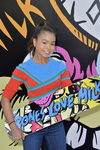 Start der Kampagne 'Bones Love Milk' in Huntington Beach