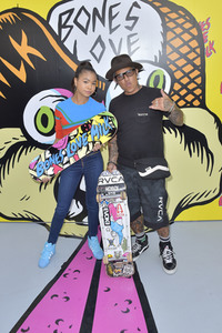 Start der Kampagne 'Bones Love Milk' in Huntington Beach