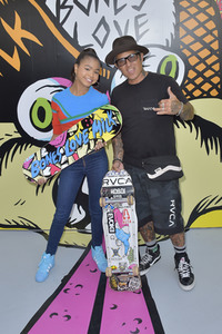 Start der Kampagne 'Bones Love Milk' in Huntington Beach