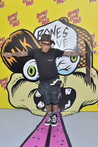 Start der Kampagne 'Bones Love Milk' in Huntington Beach