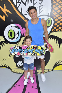 Start der Kampagne 'Bones Love Milk' in Huntington Beach