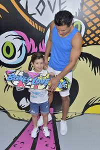 Start der Kampagne 'Bones Love Milk' in Huntington Beach