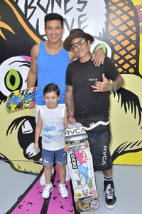 Start der Kampagne 'Bones Love Milk' in Huntington Beach