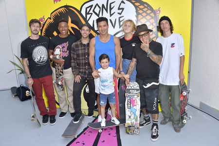 Start der Kampagne 'Bones Love Milk' in Huntington Beach