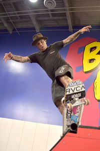 Start der Kampagne 'Bones Love Milk' in Huntington Beach