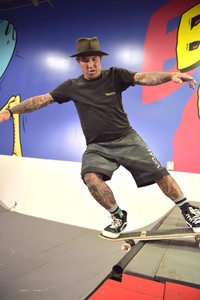 Start der Kampagne 'Bones Love Milk' in Huntington Beach