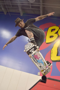 Start der Kampagne 'Bones Love Milk' in Huntington Beach