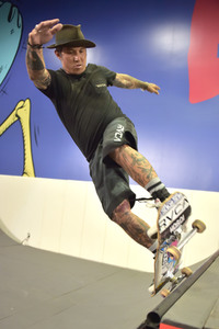 Start der Kampagne 'Bones Love Milk' in Huntington Beach