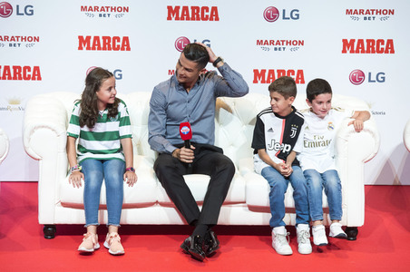 Cristiano Ronaldo erhält den Marca Leyenda Award in Madrid
