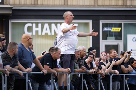 Mahnwache und Gegedemo in Köln