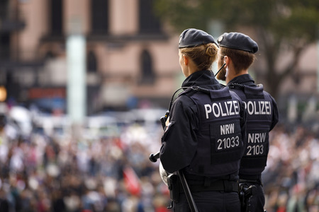 Mahnwache und Gegedemo in Köln