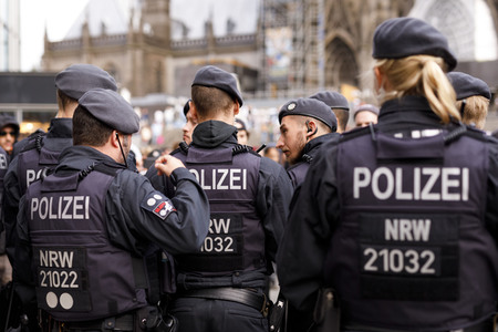Mahnwache und Gegedemo in Köln