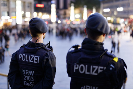 Mahnwache und Gegedemo in Köln