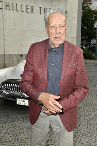 Theaterpremiere 'Zuhause bin ich Darling' in Berlin