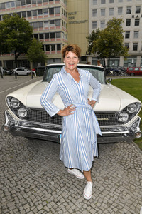 Theaterpremiere 'Zuhause bin ich Darling' in Berlin