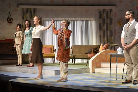 Theaterpremiere 'Zuhause bin ich Darling' in Berlin